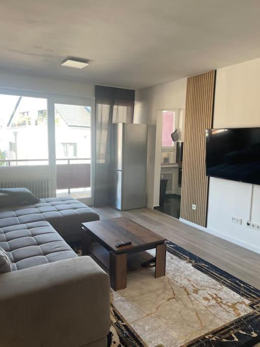 Apartment In Niehl Am Rhein Köln